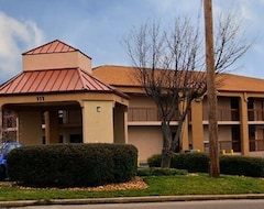 Khách sạn Rodeway Inn & Suites (Nashville, Hoa Kỳ)