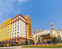 Chimelong Circus Hotel (Zhuhai, China)