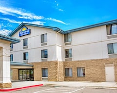 Khách sạn Days Inn & Suites Denver International Airport (Denver, Hoa Kỳ)