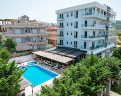 Khách sạn 6 Milje Hotel (Saranda, Albania)