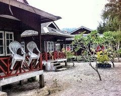 Otel Fauna Beach Chalet (Teluk Pauh, Malezya)