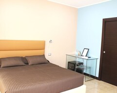 Hotel Apartment 413 m from the center of Rome with Air conditioning, Lift, Washing machine (368380 (Rome, Italy)