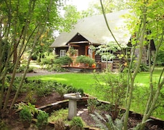 Hele huset/lejligheden Gated Log Cabin Featured In National Magazines W/hot Tub And Beautiful Gardens. (Sandy, USA)