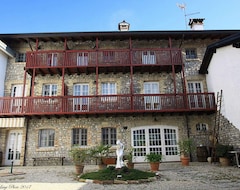 Hotel Alojamientos de 1 dormitorio en Arba -PN- (Arba, Italia)