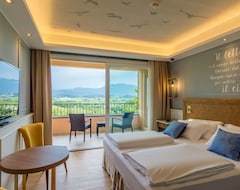 Khách sạn Boffenigo Panorama & Experience Hotel (Garda, Ý)