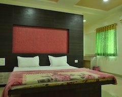 Hotelli Palkhi (Jalgaon, Intia)