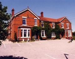 Hotel Holly Trees (Alsager, United Kingdom)