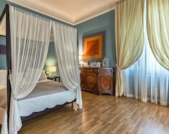 Bed & Breakfast Opera Boutique B&B (Florence, Ý)
