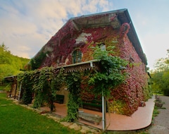 Casa rural Casanuova (Tizzano Val Parma, Italija)