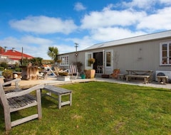 Entire House / Apartment Awakino River Lodge (Mokau, New Zealand)