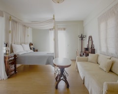 Hotelli Emilia Luxury Apartments (Megas Gialos, Kreikka)