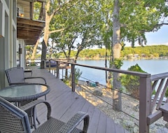 Entire House / Apartment Waterfront Sunrise Beach Home With Fire Pit And Dock! (Sunrise Beach, USA)