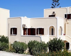Hotel Villa Angira (Kamari, Greece)
