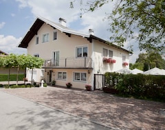 Khách sạn Pension Knoll (Schörfling am Attersee, Áo)