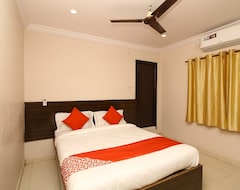 Hotel OYO 24204 Nav Bharath Residency (Hyderabad, India)