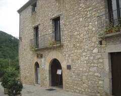 Hostal De la Rovira (Montagut y Oix, España)
