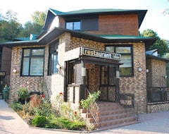 Khách sạn Hillden Lodge & Restaurant (Bran, Romania)