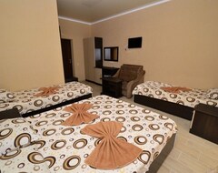 Khách sạn Gold Guest House (Vityazevo, Nga)