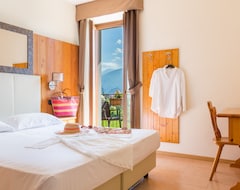 Otel Eden Marone (Riva del Garda, İtalya)
