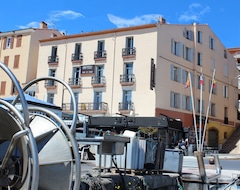 Hotel Sur Le Quai (Port Vendres, Francuska)