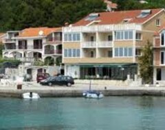 Pansion Riva1 Apartments and Rooms (Prižba, Hrvatska)