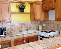 Cijela kuća/apartman Apartment With One Bedroom In La Savane, With Wonderful Mountain View, Furnished Garden And Wifi - 2 Km From The Beach (Grand Case, Antilles Française)