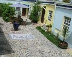 Otel Azure Beach Studios (Philipsburg, Sint Maarten)