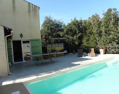 Hotel pool studio in quiet and relaxing village (Cabrerolles, France)