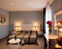 Khách sạn Splendid Hotel (L'Île-Rousse, Pháp)