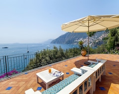 Hotel Amore Rnetals - La Villa Positano With Direct Sea Access And Private Pool (Positano, Italija)