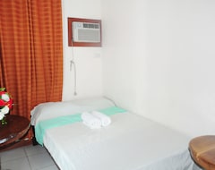 Hotel Rooms498 (Mandaluyong, Philippines)