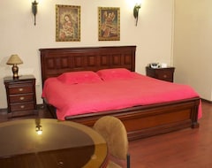Suites & Hotel El Quijote (Cuenca, Ecuador)