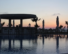 Amphora Hotel & Suites (Kato Paphos, Chipre)