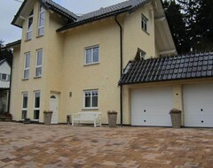 Koko talo/asunto Gästehaus Dobias (Kelberg, Saksa)
