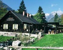 Hostel Kraljev Hrib (Kamniška Bistrica, Slovenija)