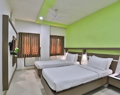 Hotel Merit (Surat, India)