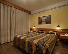 Hotelli Hotel Azola (Canazei, Italia)