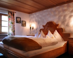 Hotelli Chalet Brunnenhof (St. Anton am Arlberg, Itävalta)