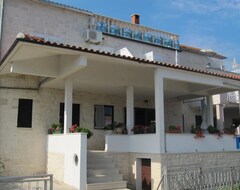 Hele huset/lejligheden Apartment Splitska (Otok, Kroatien)