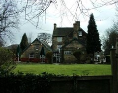 Khách sạn Rockingham Arms By Greene King Inns (Wentworth, Vương quốc Anh)