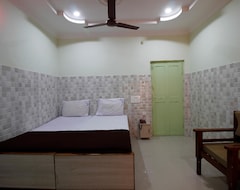Khách sạn SPOT ON 38697 Hotel Sridhar (Khammam, Ấn Độ)