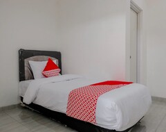 Hotelli Super Oyo 1176 J3 Residence Syariah (Jember, Indonesia)