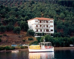 Hotel Blue Bay (Milina, Greece)