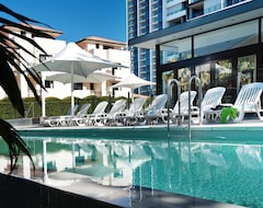 Hotel Ultra Broadbeach (Broadbeach, Australia)