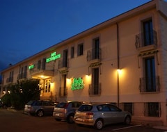 Khách sạn Hotel Stella 2000 (Olbia, Ý)
