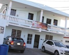 Khách sạn Playa Apartments (Salinas, Puerto Rico)