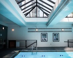 Tüm Ev/Apart Daire 3B/2.5Ba Eclectic Apartment | Breathtaking Views, Indoor Pool, & Gym By Envitae | Paid In/Out Parking In Bldg (Chicago, ABD)