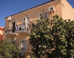 Hotel Ulrika (Aegina City, Greece)