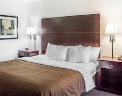 Khách sạn Quality Inn & Suites (Sturgeon Bay, Hoa Kỳ)