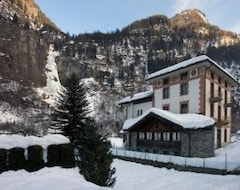 Hotel La Cascata (Augio, İsviçre)